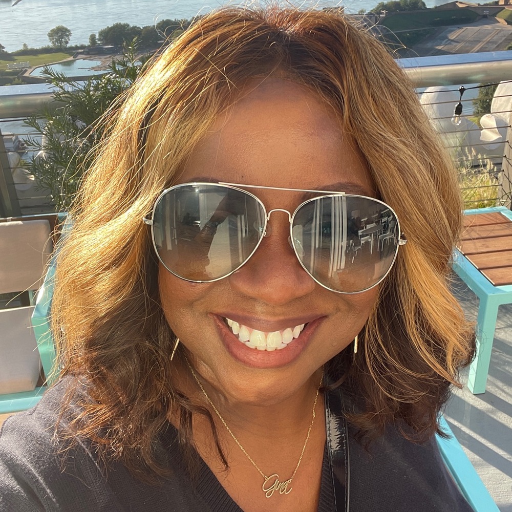 Meet your Posher, Gina